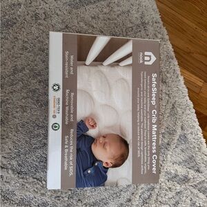 New in box-Nook Pebble SafeSleep Crib Mattress Cover-white